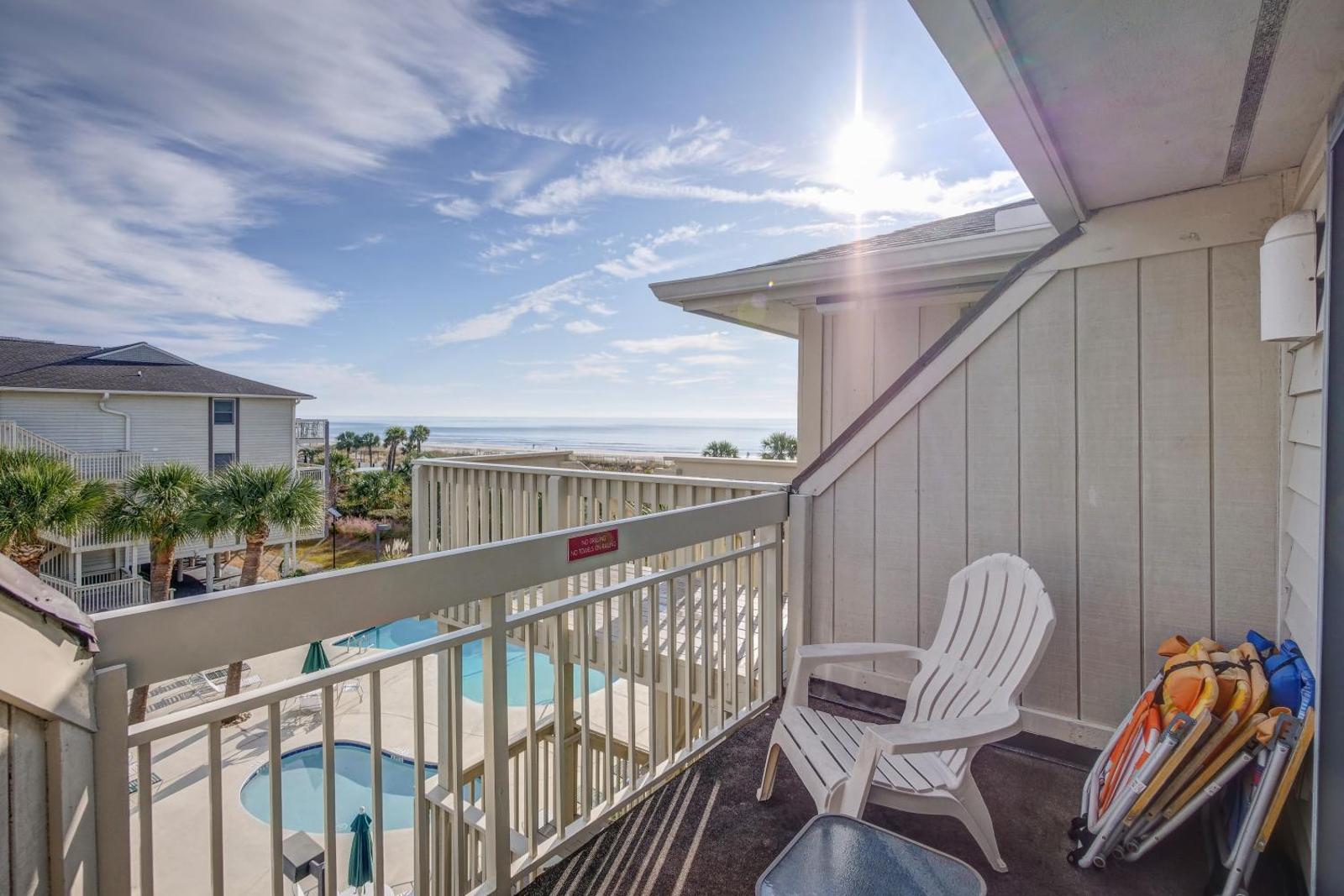 318 Breakers Main image 1